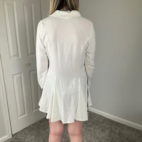NWT White Dress with Belt - Picture 2 of 5